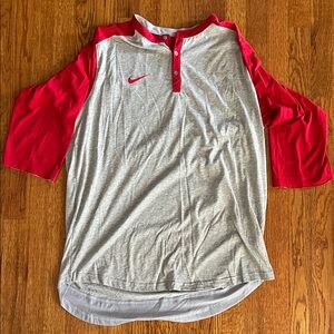 Nike Men’s Red and Gray Baseball Shirt